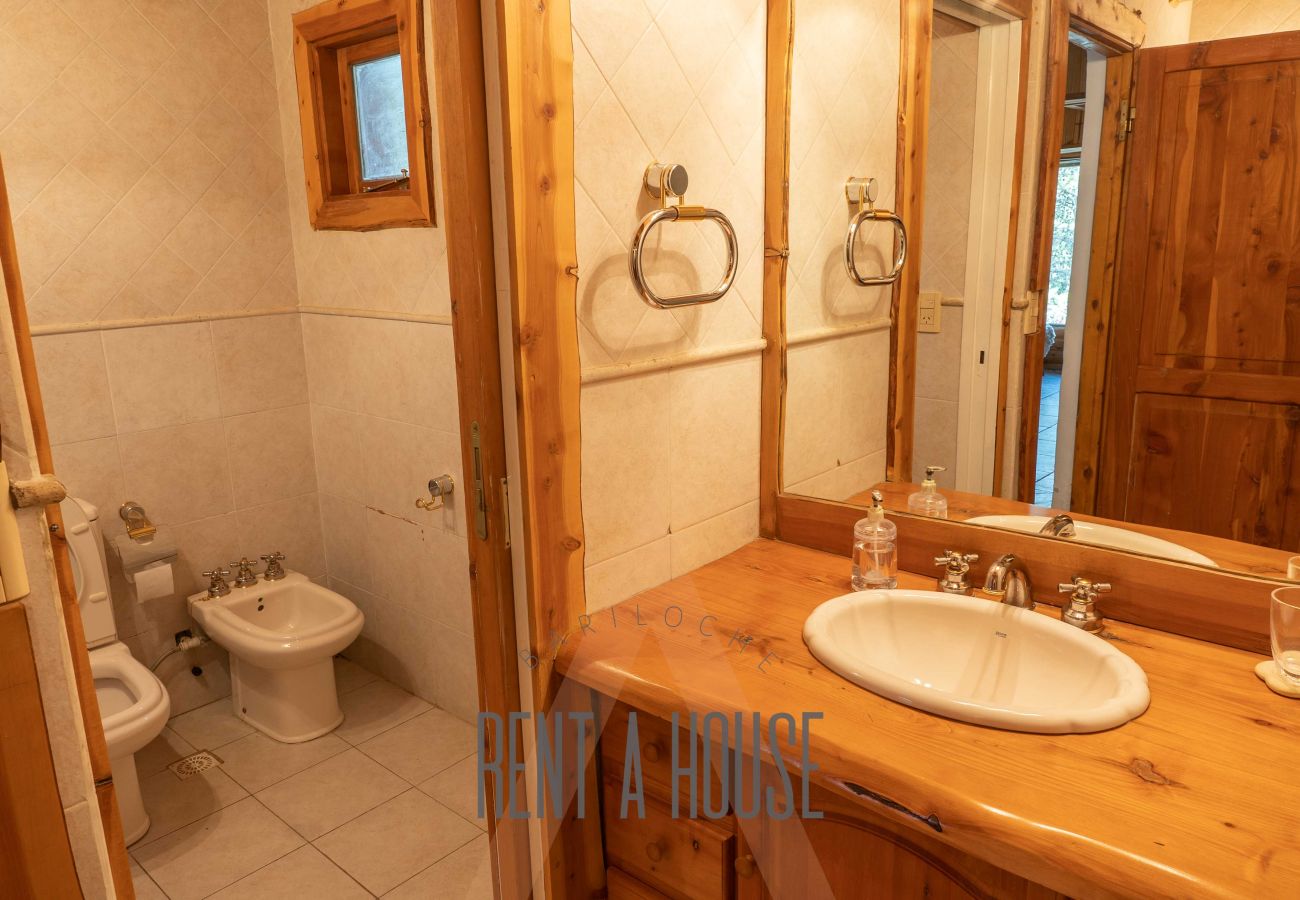 House in San Carlos de Bariloche - PENI01C - CABIN WITH LAKE COAST IN PENINSULA SAN PEDRO