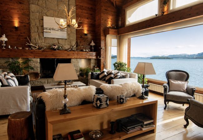 House in San Carlos de Bariloche - Huapi05C - Luxury Mountain House with Pool and Private Lakefront