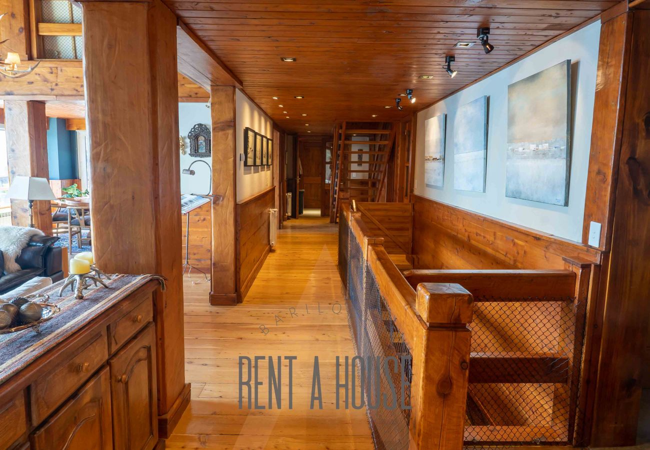 House in San Carlos de Bariloche - HUAPI05C | Lakefront, 4 Suites & Private Pool 