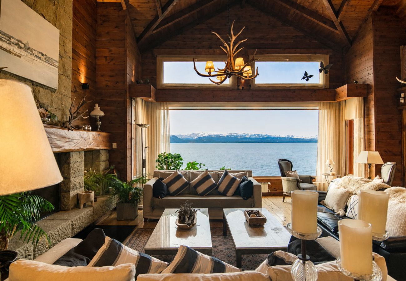 House in San Carlos de Bariloche - Huapi05C - Luxury Mountain House with Pool and Private Lakefront