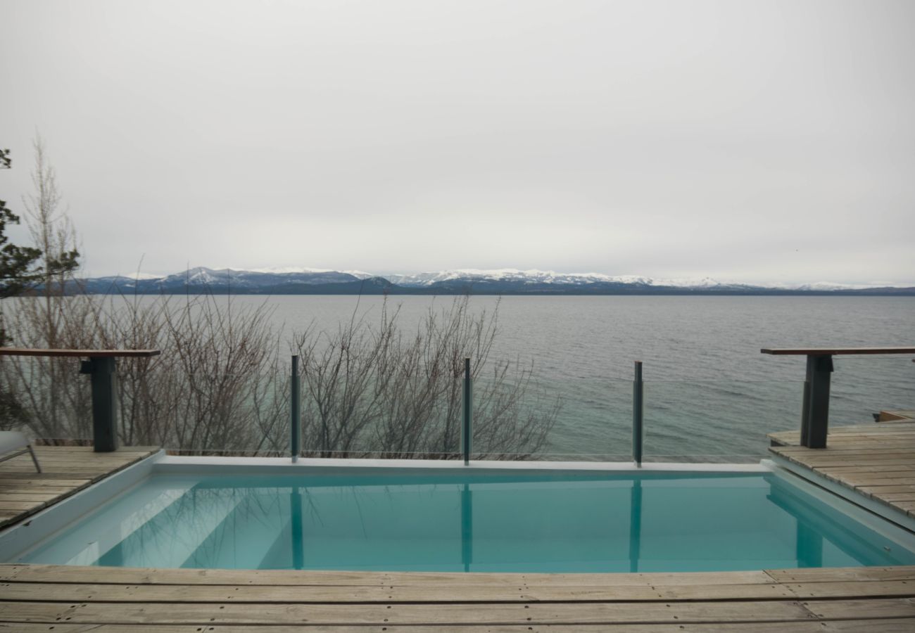 House in San Carlos de Bariloche - Huapi05C - Luxury Mountain House with Pool and Private Lakefront