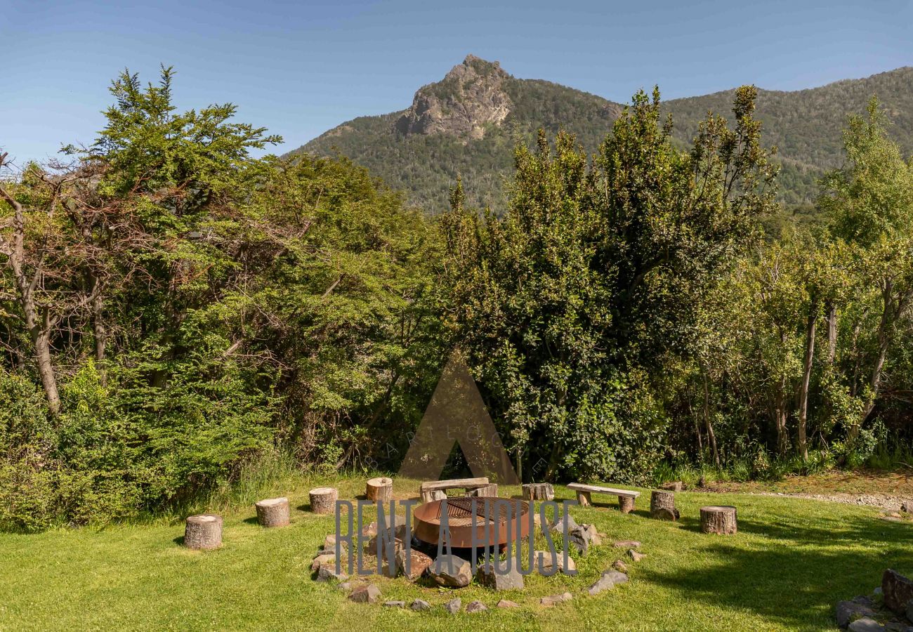 House in San Carlos de Bariloche - ARE02 WARM HOUSE IN ARELAUQUEN WITH SPECTACULAR VIEW OF THE CATHEDRAL AND THE LAKE