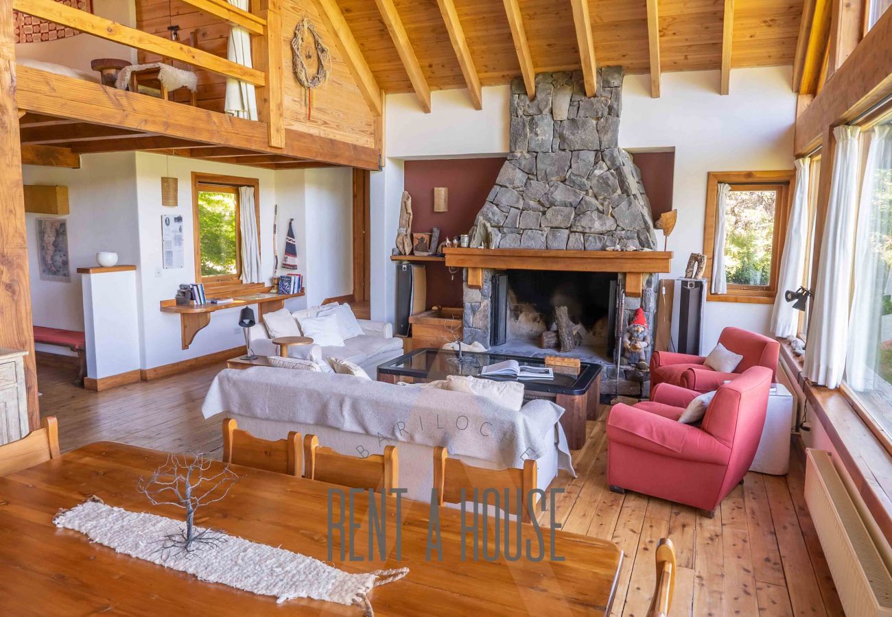 House in San Carlos de Bariloche - ARE02 WARM HOUSE IN ARELAUQUEN WITH SPECTACULAR VIEW OF THE CATHEDRAL AND THE LAKE