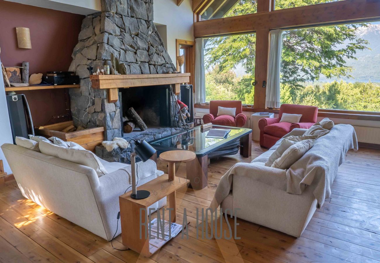 House in San Carlos de Bariloche - ARE02 WARM HOUSE IN ARELAUQUEN WITH SPECTACULAR VIEW OF THE CATHEDRAL AND THE LAKE