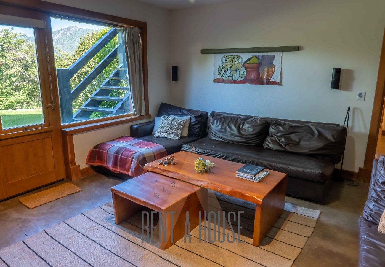 House in San Carlos de Bariloche - ARE02 WARM HOUSE IN ARELAUQUEN WITH SPECTACULAR VIEW OF THE CATHEDRAL AND THE LAKE