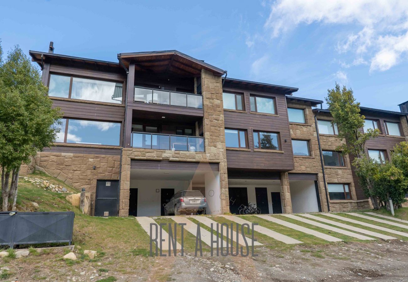 Apartment in San Carlos de Bariloche - ARE30-  Bright and modern apartment in Arelauquen, with views of the mountains and polo ground