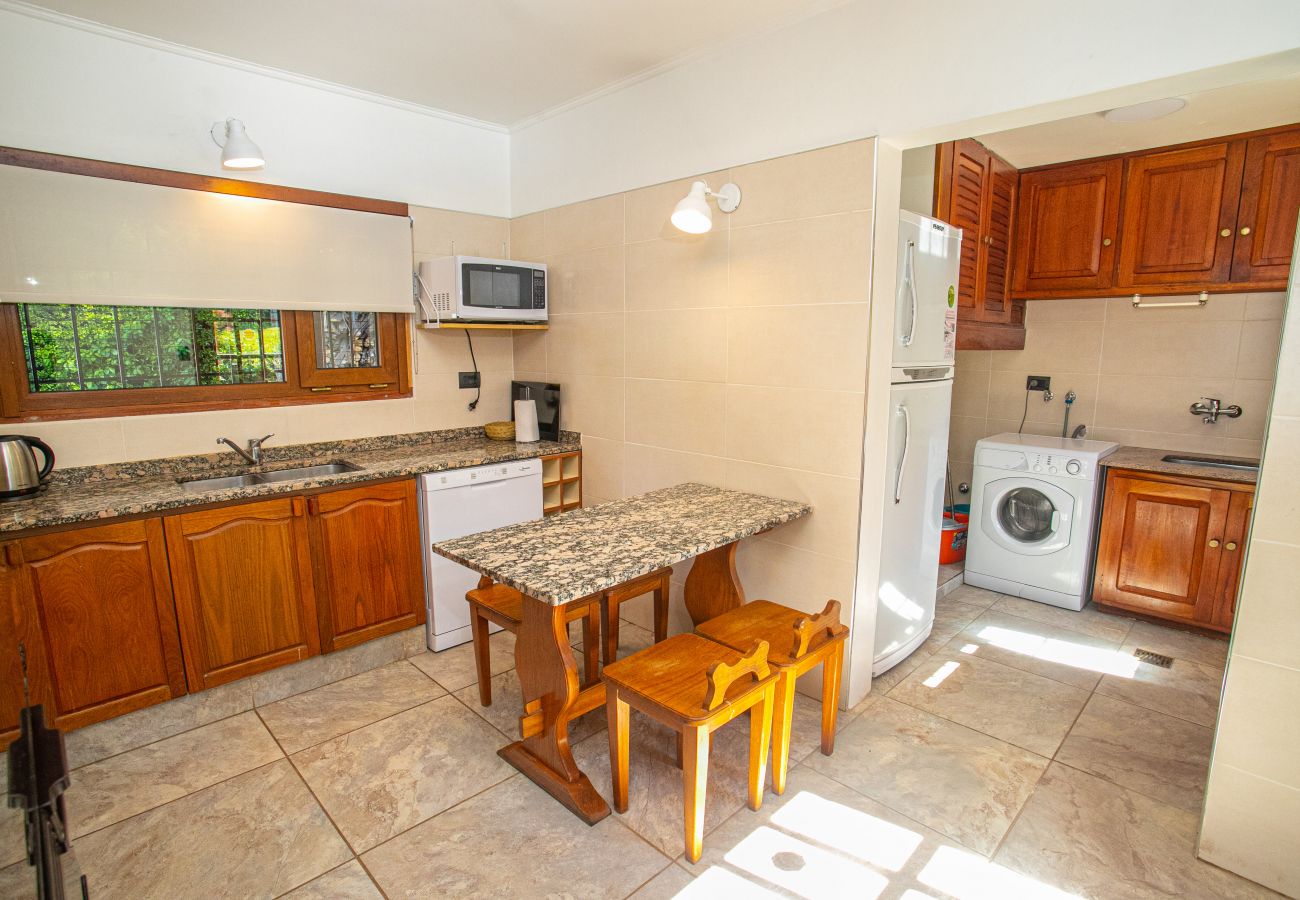 House in San Carlos de Bariloche - HUAPI08C Lindísima casa de una planta con costa sobre el Lago Nahuel Huapi