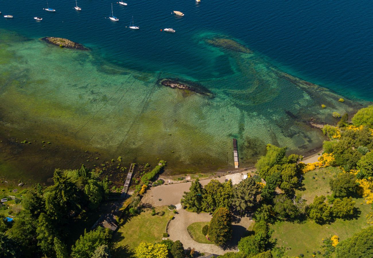 House in San Carlos de Bariloche - HUAPI08C Lindísima casa de una planta con costa sobre el Lago Nahuel Huapi