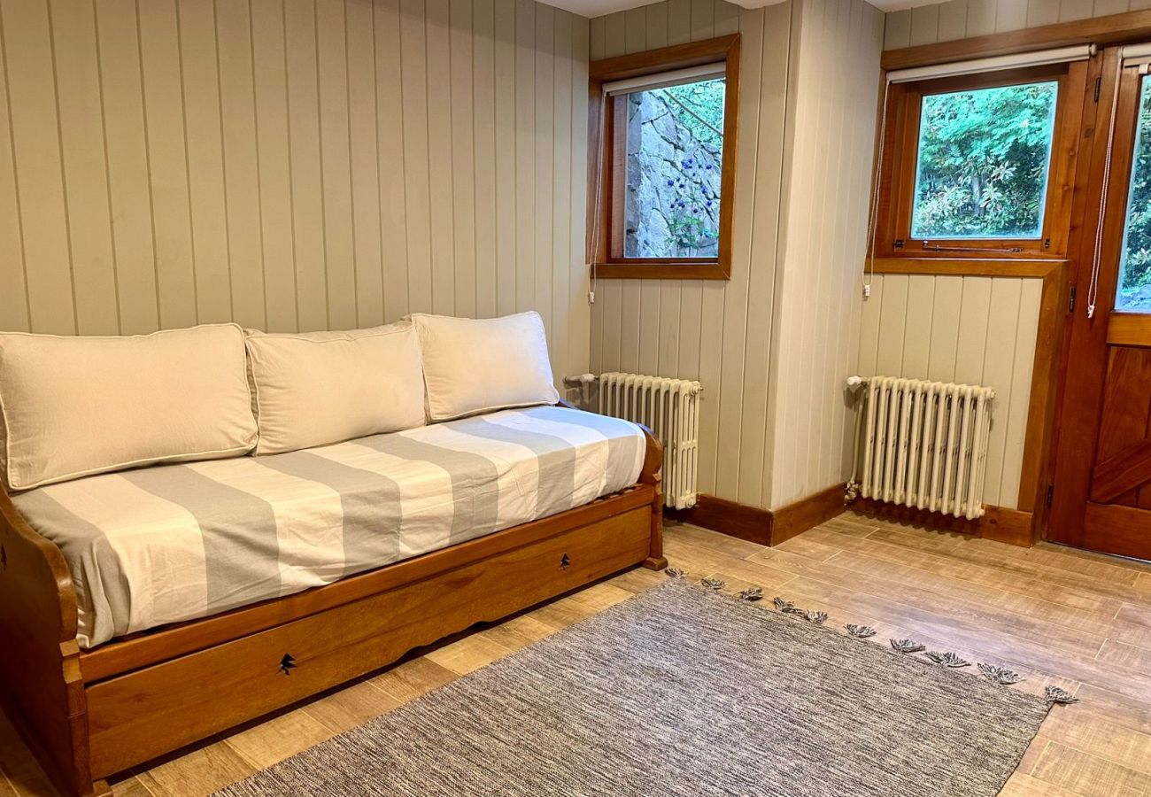 House in San Carlos de Bariloche - HUAPI17 Spectacular house with large garden and coast with dock over Lake Nahuel Huapi