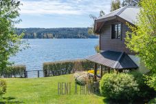 Cabin in San Carlos de Bariloche - HUAPI18 Spacious and bright cabin facing Lake Nahuel Huapi Within a complex of 4 cabins.