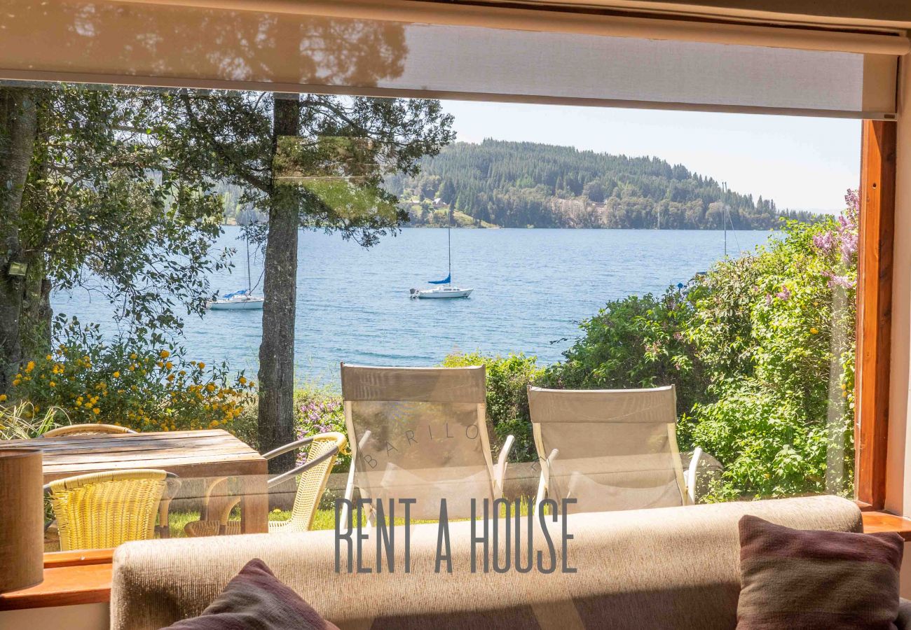 Cabin in San Carlos de Bariloche - HUAPI20C Warm cabin on large land on the coast of Lake Nahuel Huapi