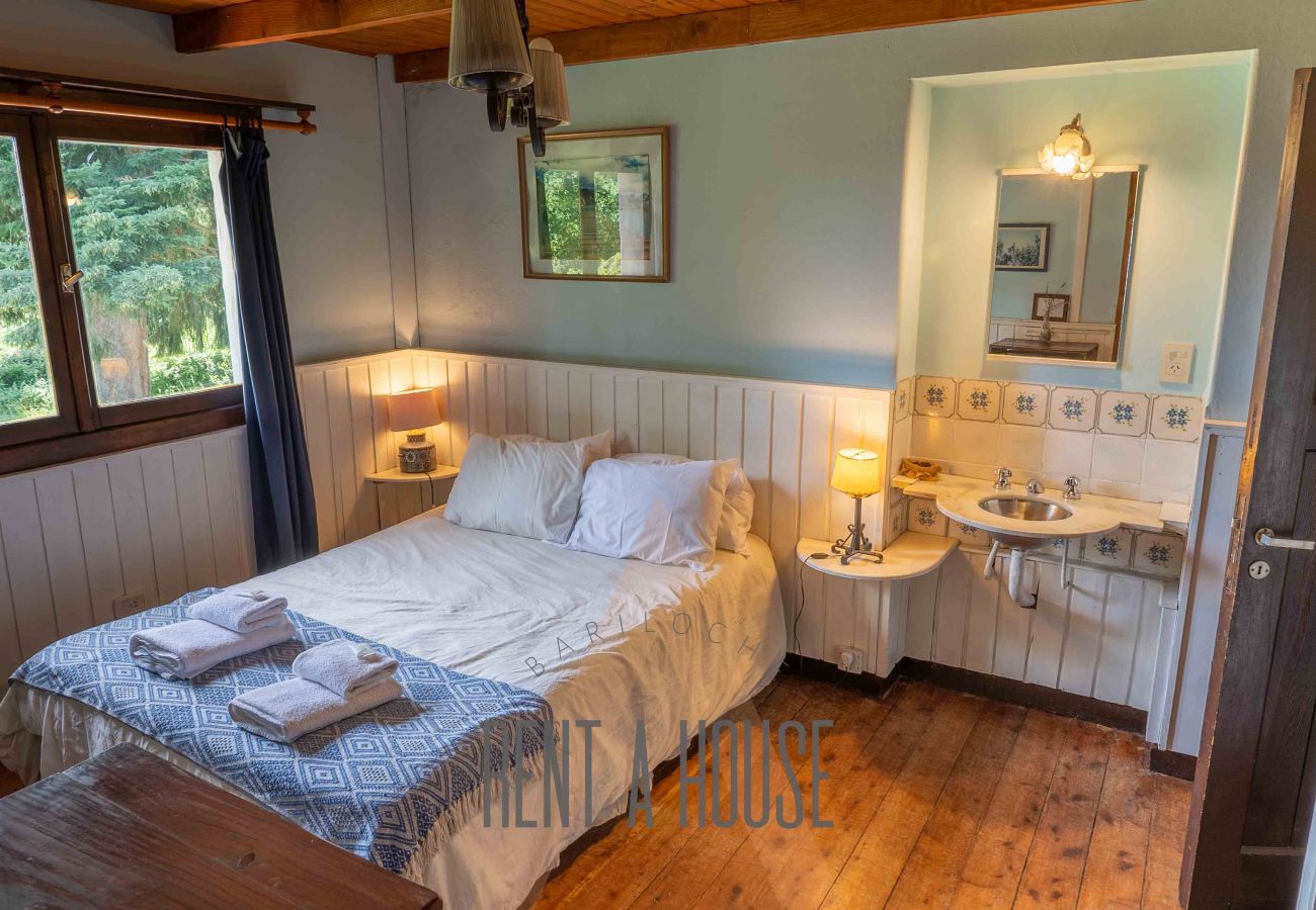 House in San Carlos de Bariloche - HUAPI27 Cálida casona en Circuito Chico con gran jardín y acceso a la playa