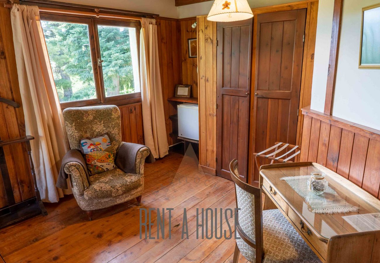 House in San Carlos de Bariloche - HUAPI27 Cálida casona en Circuito Chico con gran jardín y acceso a la playa