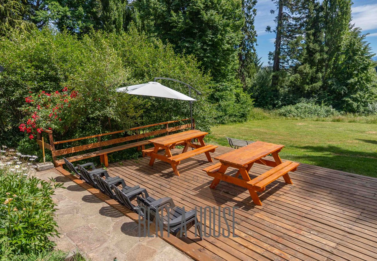 House in San Carlos de Bariloche - HUAPI27 Cálida casona en Circuito Chico con gran jardín y acceso a la playa