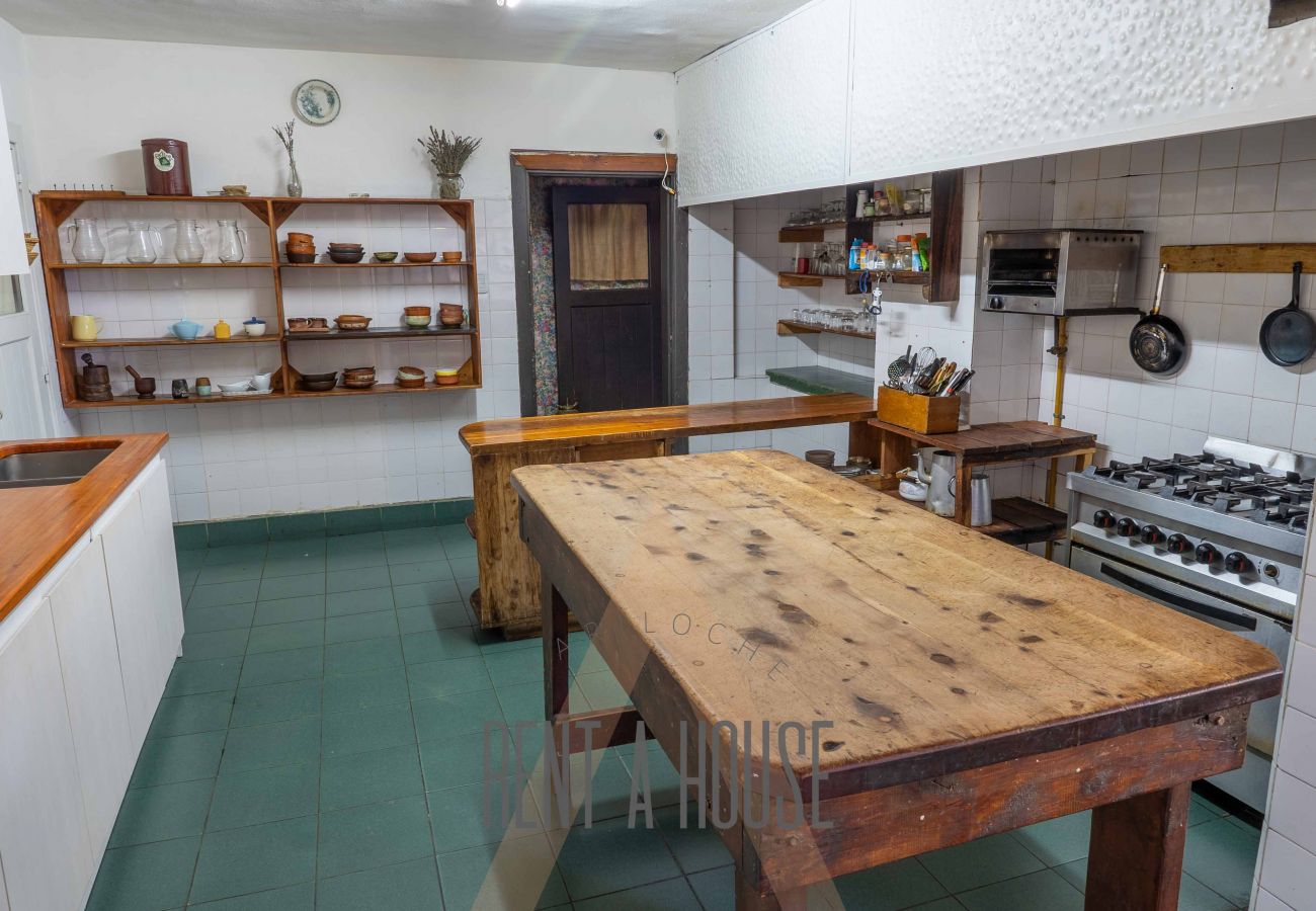 House in San Carlos de Bariloche - HUAPI27 Cálida casona en Circuito Chico con gran jardín y acceso a la playa