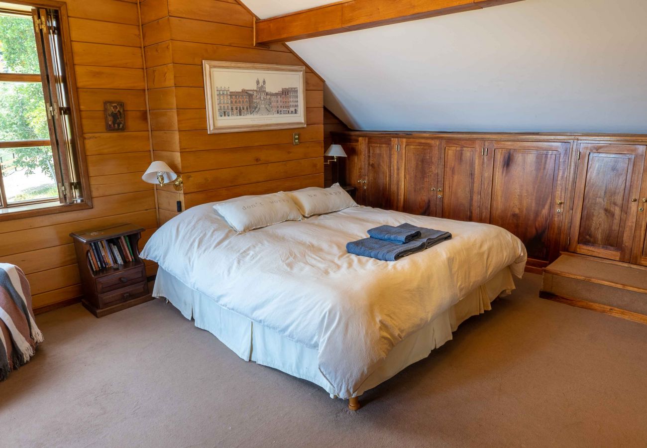 House in San Carlos de Bariloche - HUAPI02C- HOUSE WITH COAST ON THE SHORES OF LAKE NAHUEL HUAPI