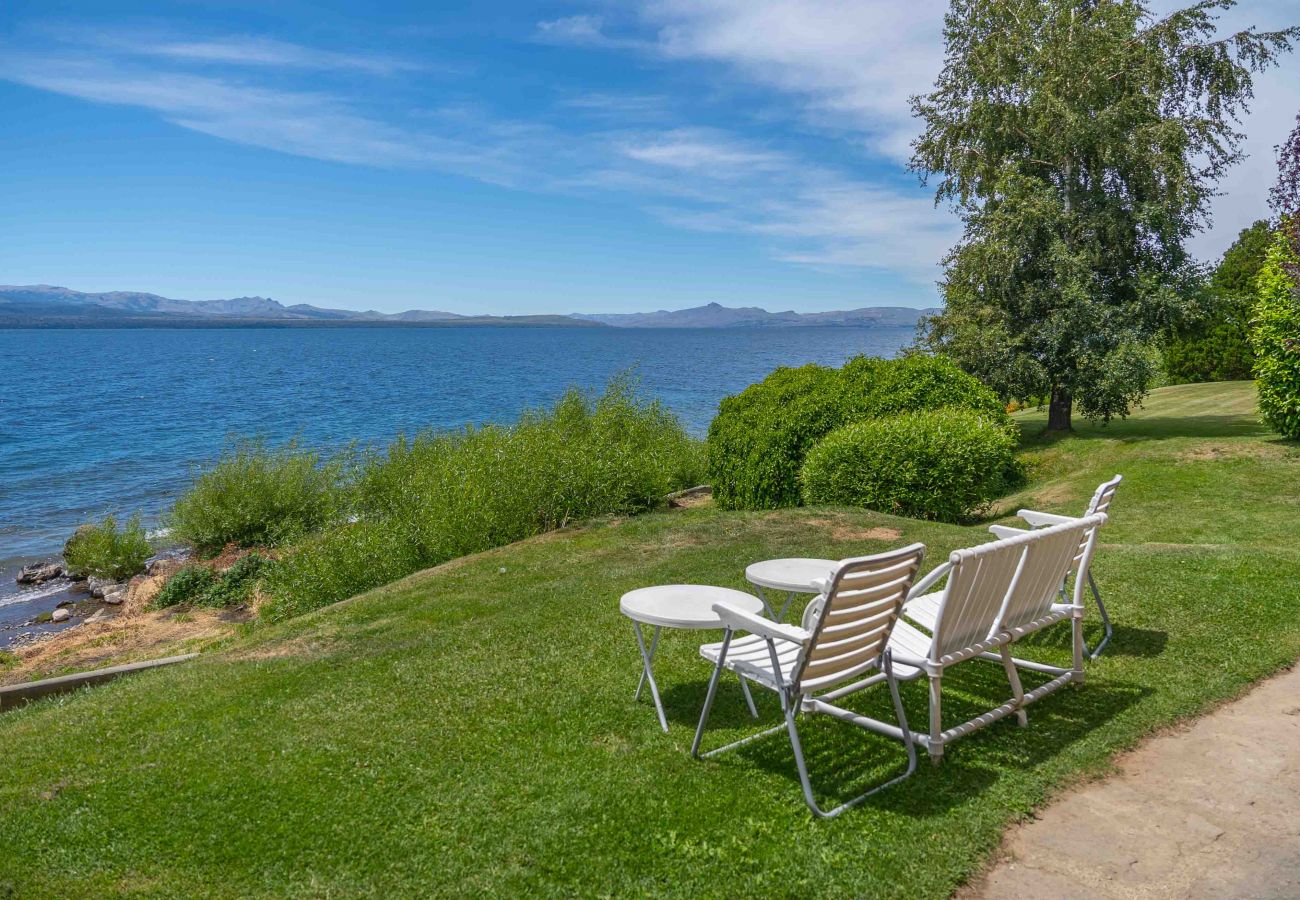 House in San Carlos de Bariloche - HUAPI02C- HOUSE WITH COAST ON THE SHORES OF LAKE NAHUEL HUAPI