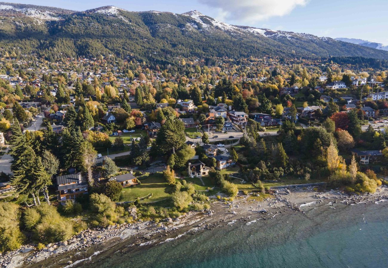 House in San Carlos de Bariloche - HUAPI02C- HOUSE WITH COAST ON THE SHORES OF LAKE NAHUEL HUAPI