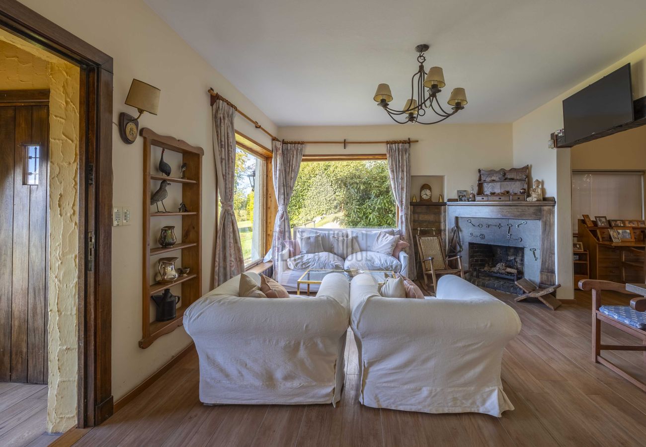 House in San Carlos de Bariloche - HUAPI02C- HOUSE WITH COAST ON THE SHORES OF LAKE NAHUEL HUAPI