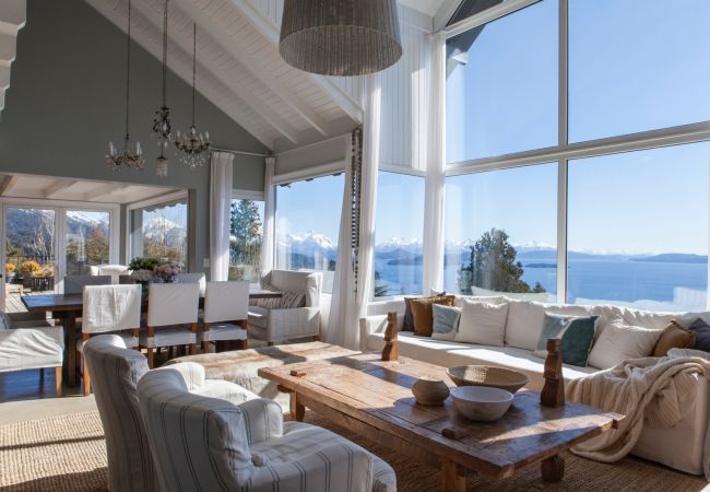 House in San Carlos de Bariloche - VIEW10 TREMENDOUS HOUSE IN BARILOCHE + LAKE VIEW + HOT TUB