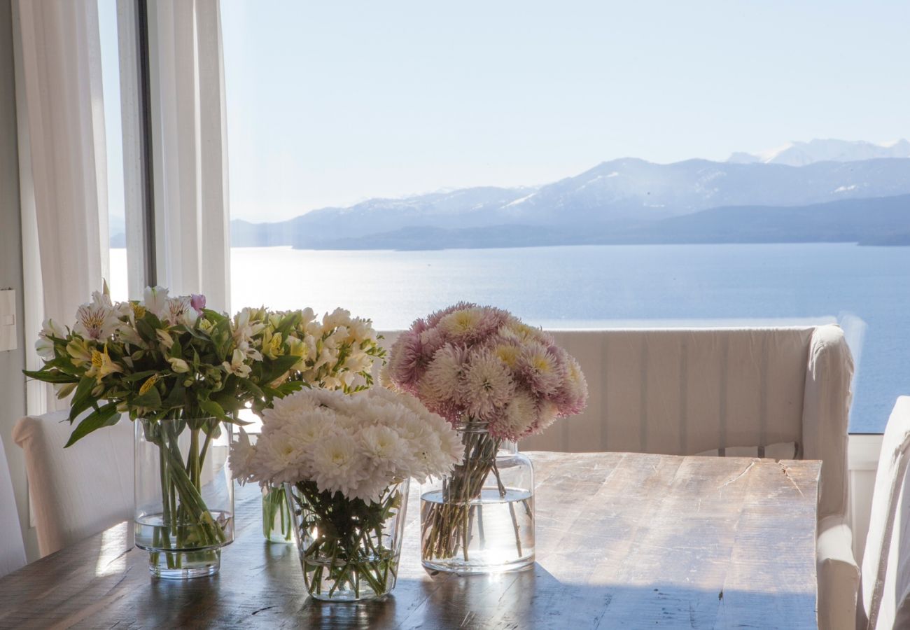 House in San Carlos de Bariloche - VIEW10 TREMENDOUS HOUSE IN BARILOCHE + LAKE VIEW + HOT TUB
