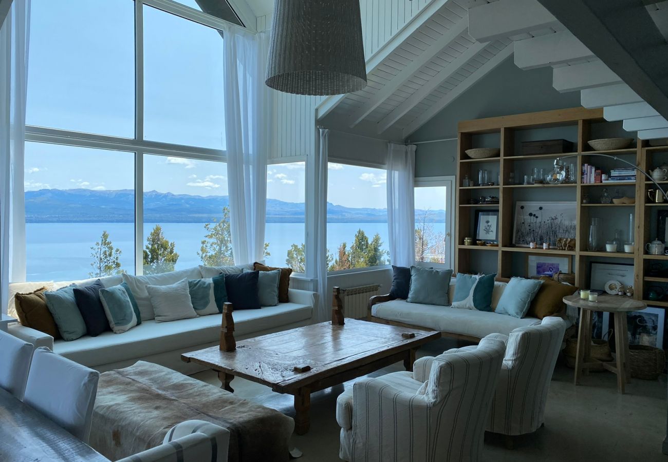 House in San Carlos de Bariloche - VIEW10 TREMENDOUS HOUSE IN BARILOCHE + LAKE VIEW + HOT TUB