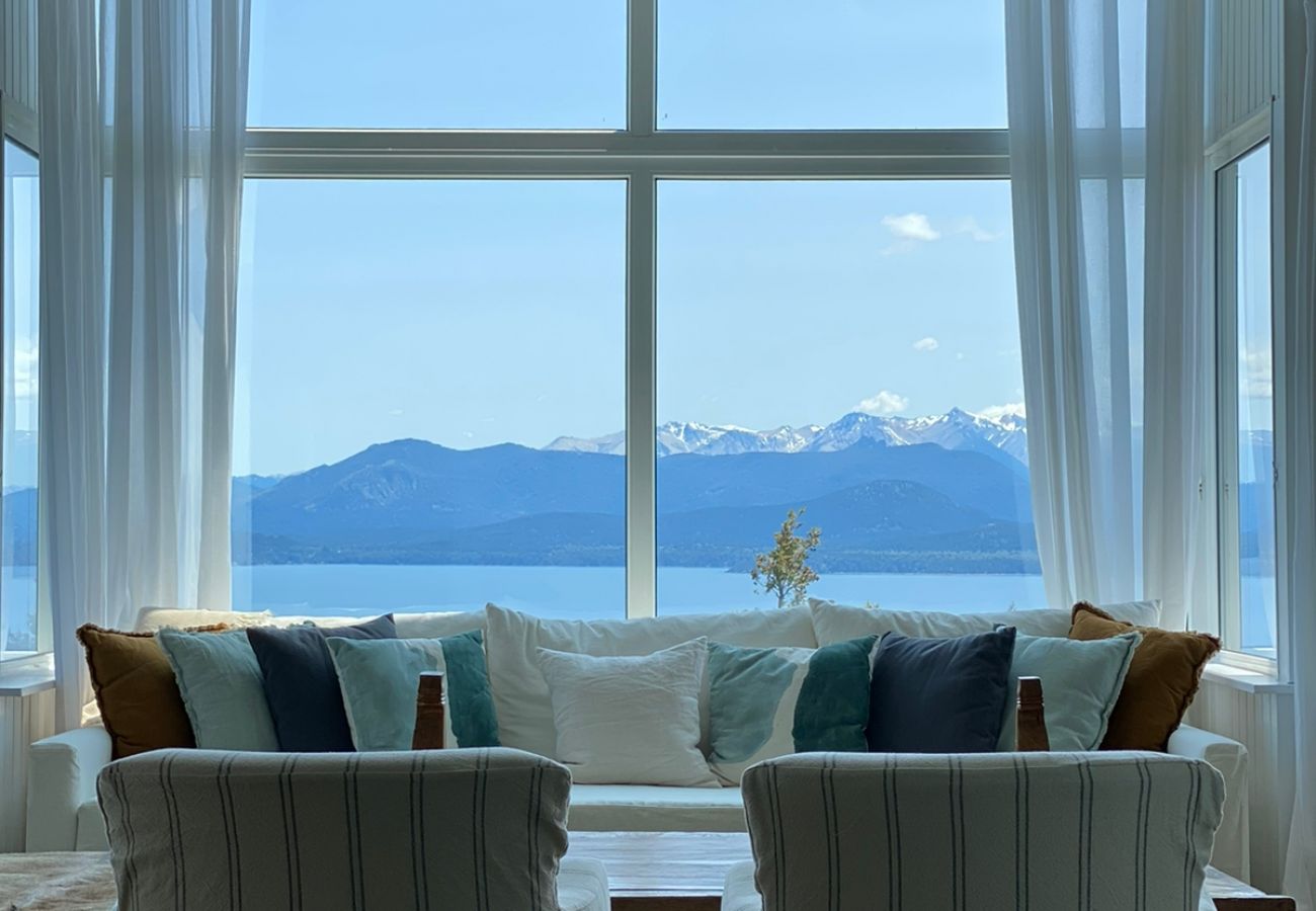 House in San Carlos de Bariloche - VIEW10 TREMENDOUS HOUSE IN BARILOCHE + LAKE VIEW + HOT TUB