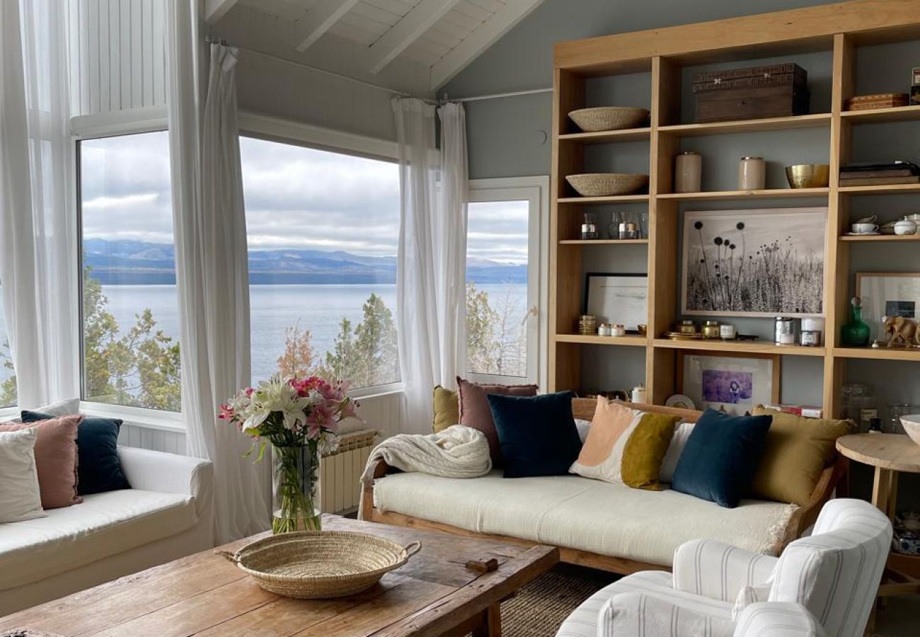 House in San Carlos de Bariloche - VIEW10 TREMENDOUS HOUSE IN BARILOCHE + LAKE VIEW + HOT TUB