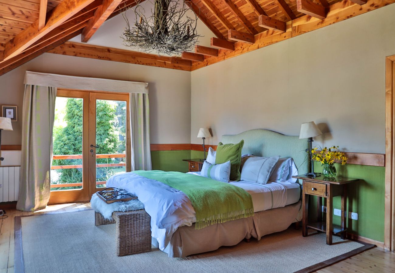 House in San Carlos de Bariloche - MORE16C Luxury house in Llao Llao s/ Morenito + Jacuzzi