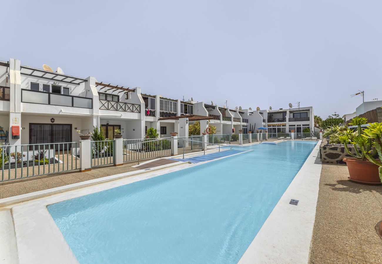 Apartment in Puerto del Carmen - Hola Arnage