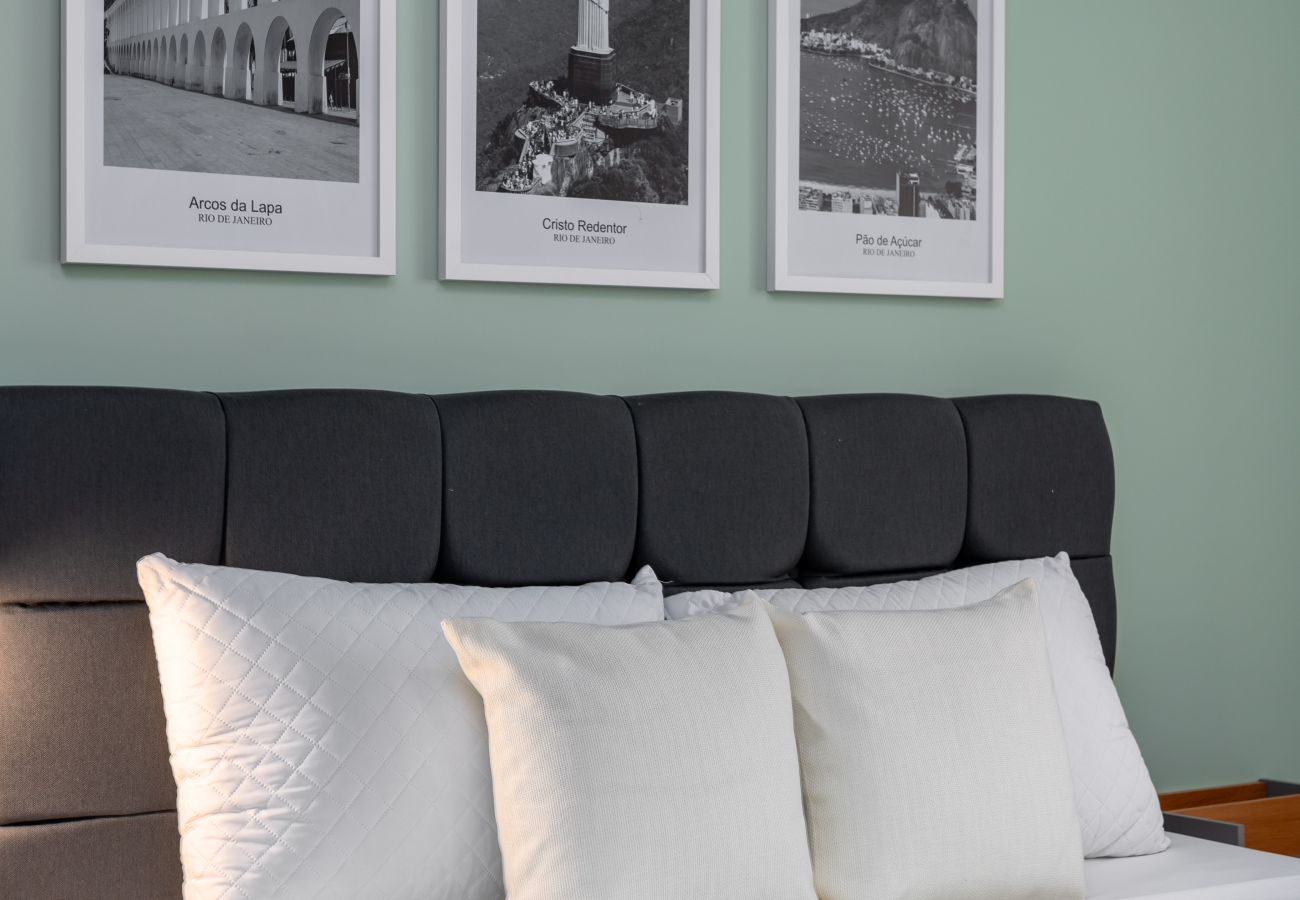 Apartment in Rio de Janeiro - Side view of the sea, 2 minutes from the beach | FMS601