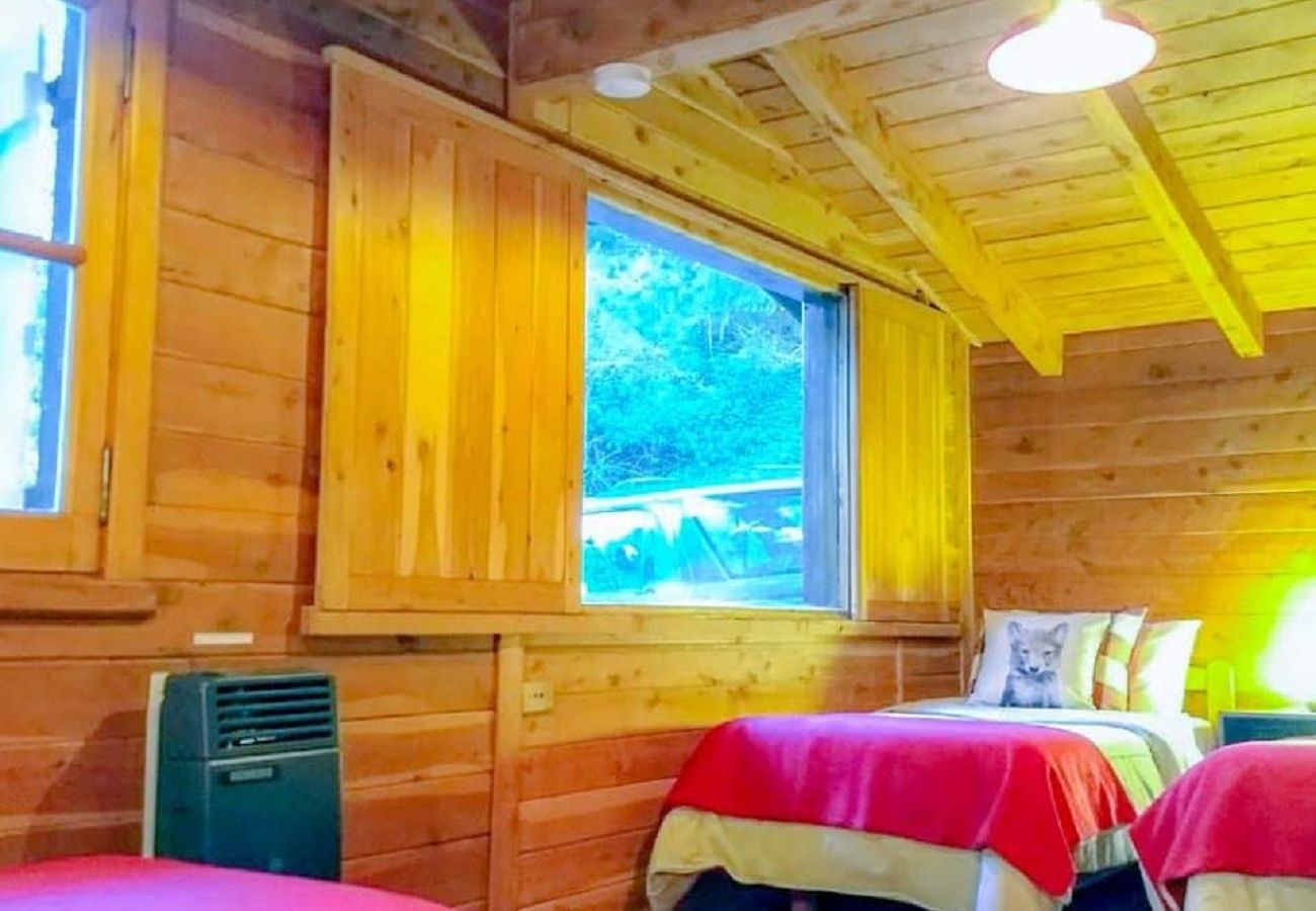 House in San Carlos de Bariloche - MORE07- WARM SINGLE-STORY CABIN WITH COAST ON LAKE MORENO