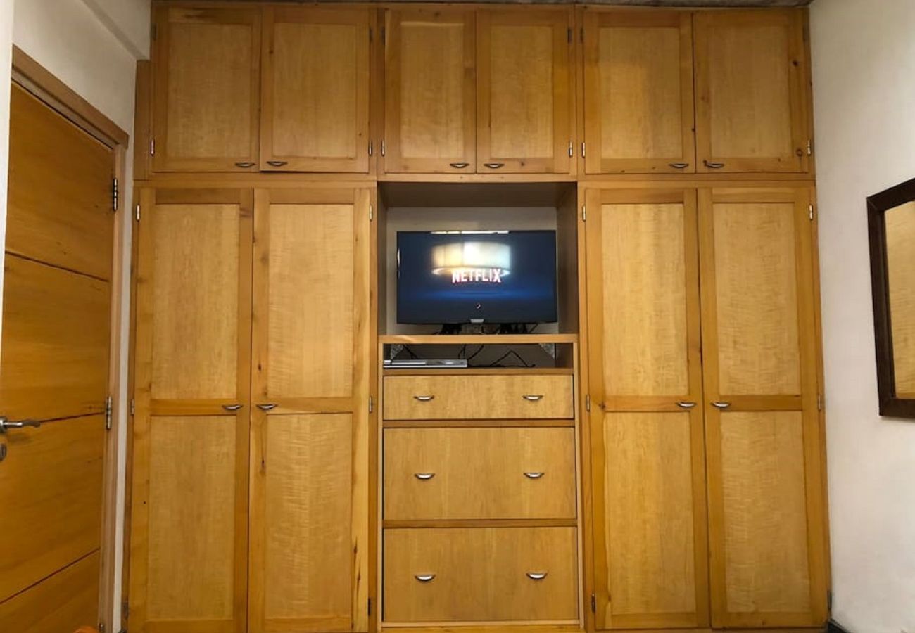 House in San Carlos de Bariloche - huapi10 Spectacular house with a large terrace and coastline, on the shores of Lake Nahuel Huapi.