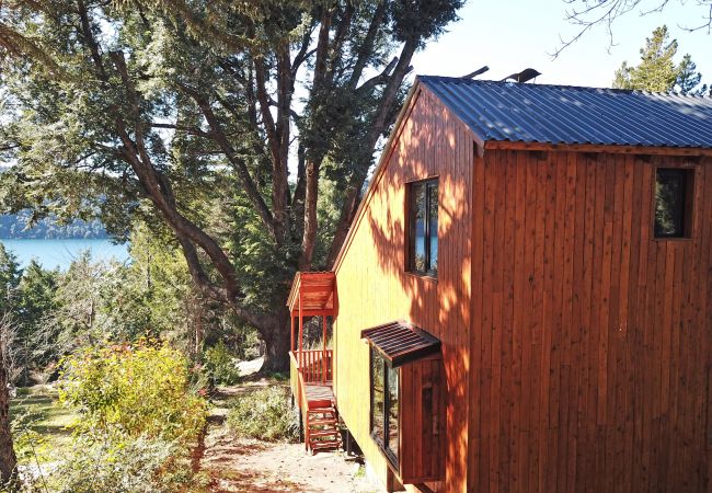 Cabin in San Carlos de Bariloche - HUAPI11C A wild nature escape with direct access to the lake  Cabin in San Carlos de Bariloche - HUAPI11C A wild nature escape with direct access to the lake