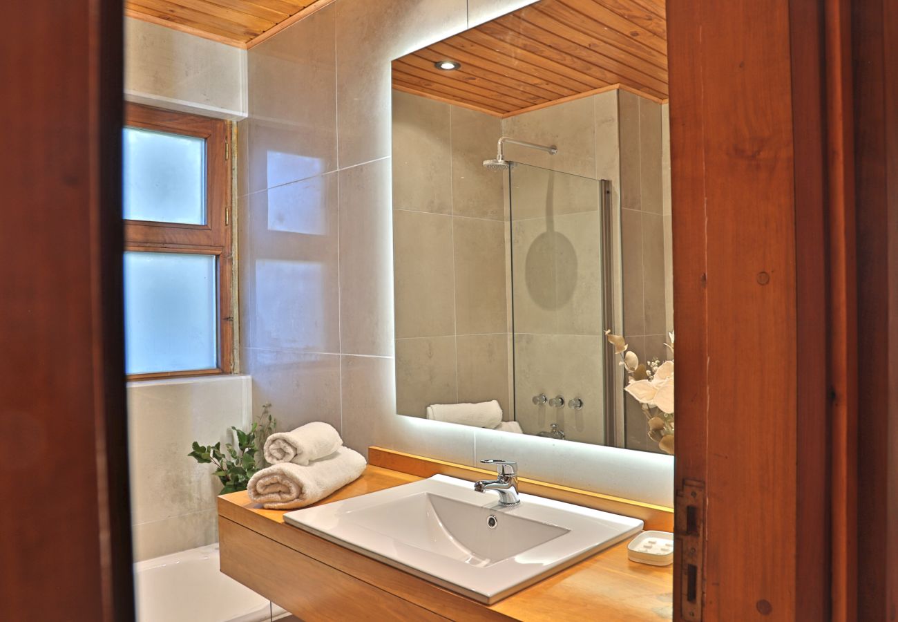 Cabin in San Carlos de Bariloche - HUAPI11C A wild nature escape with direct access to the lake 