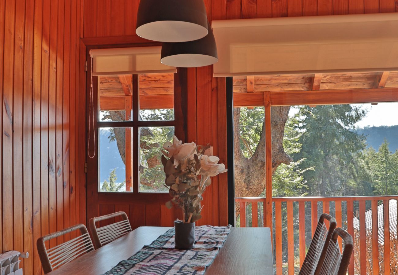 Cabin in San Carlos de Bariloche - HUAPI11C A wild nature escape with direct access to the lake 