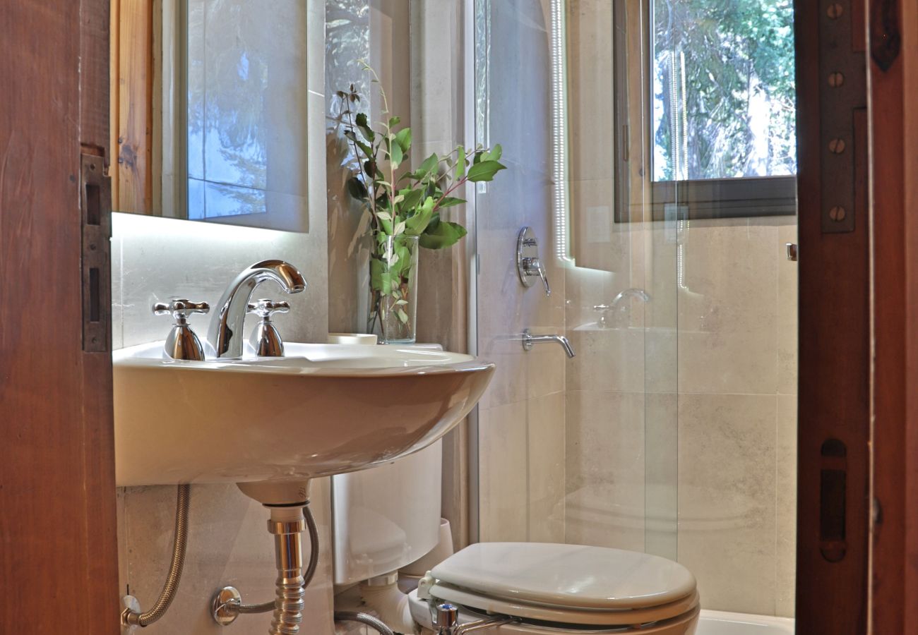 Cabin in San Carlos de Bariloche - HUAPI11C A wild nature escape with direct access to the lake 