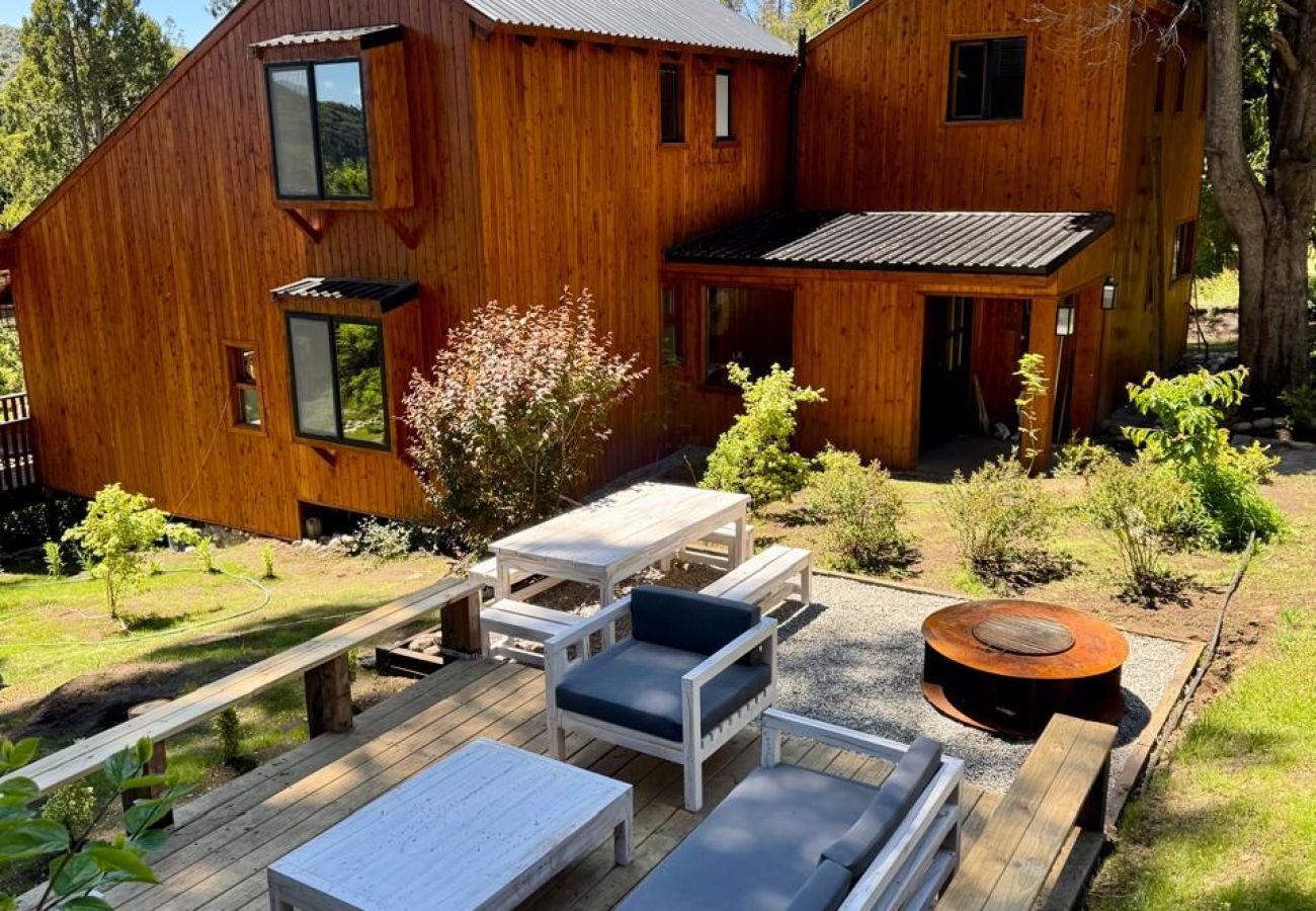 Cabin in San Carlos de Bariloche - HUAPI11C A wild nature escape with direct access to the lake 