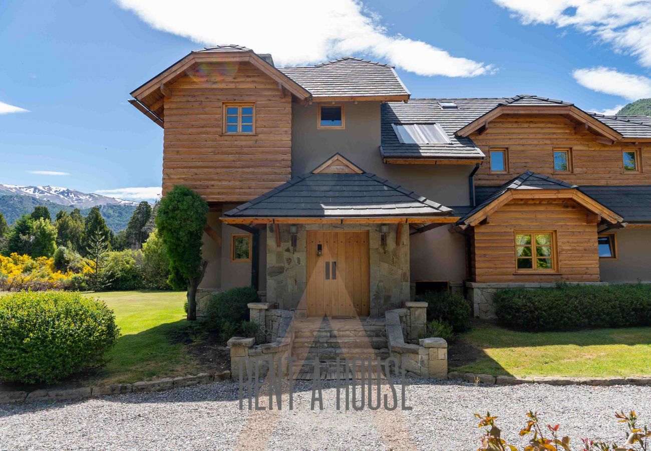 House in San Carlos de Bariloche - DIVINA CASA SOBRE CANCHA GOLF