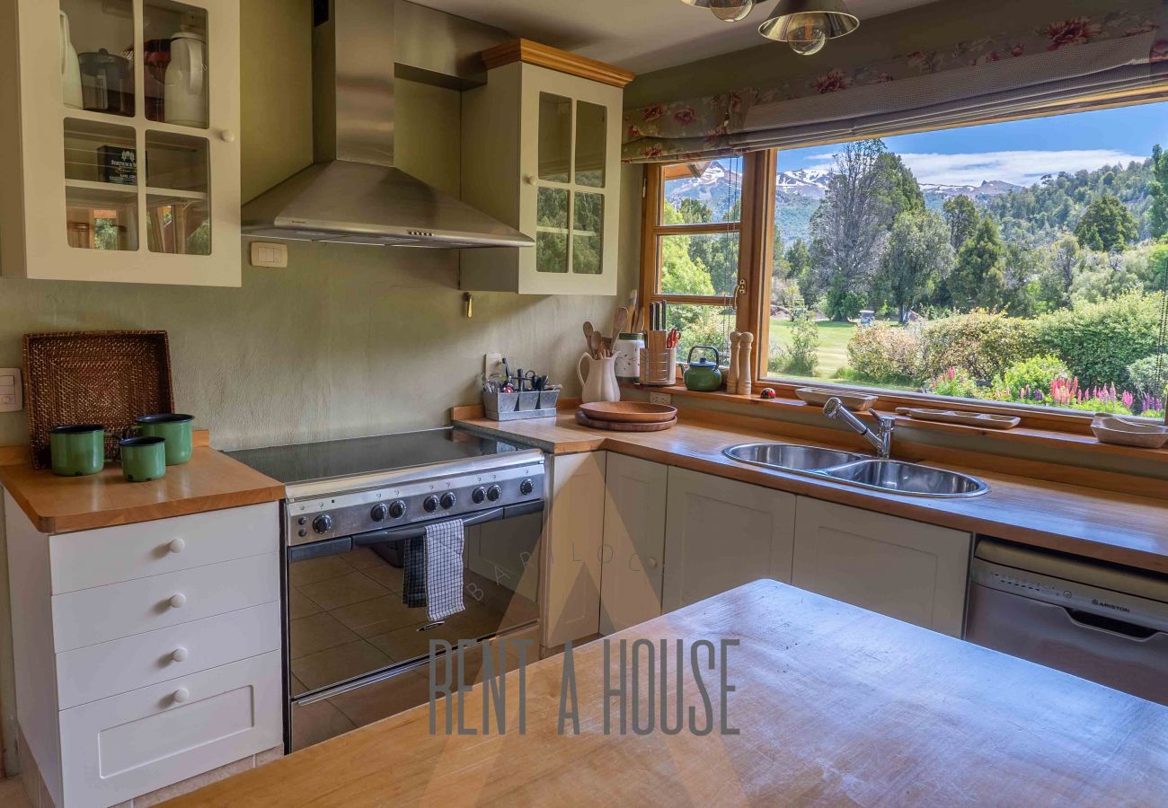 House in San Carlos de Bariloche - DIVINA CASA SOBRE CANCHA GOLF