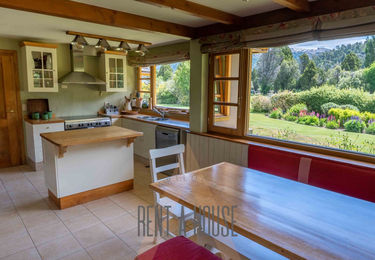 House in San Carlos de Bariloche - DIVINA CASA SOBRE CANCHA GOLF