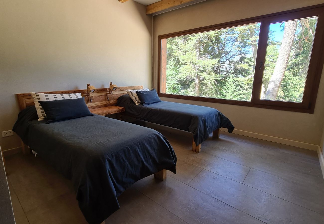 House in San Carlos de Bariloche - ARE33 CASA EN ARELAUQUEN CON IMPONENTES VISTAS