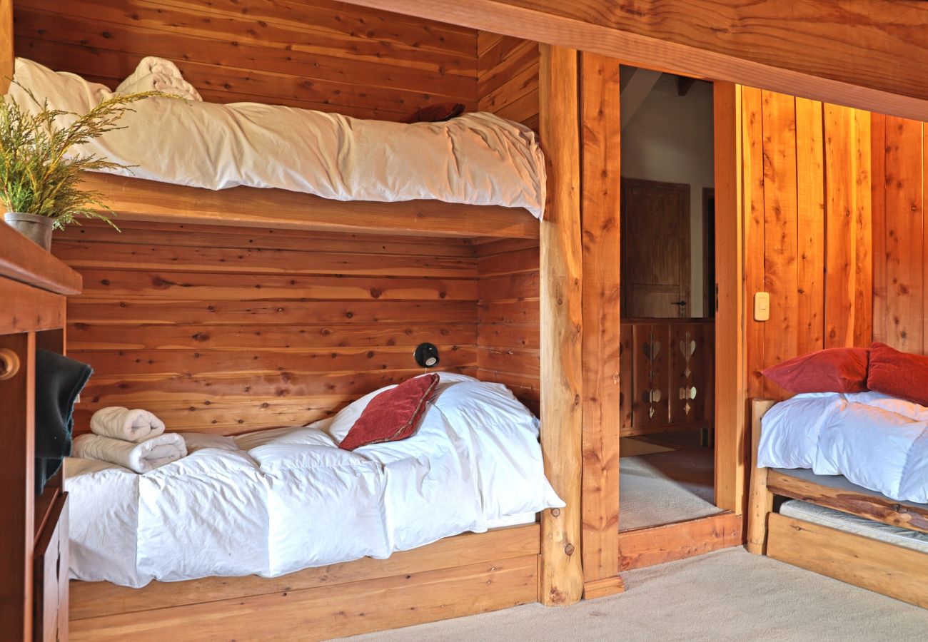 Apartment in San Carlos de Bariloche - CATE05- Gran departamento con 4 dormitorios y capacidad para 10 personas