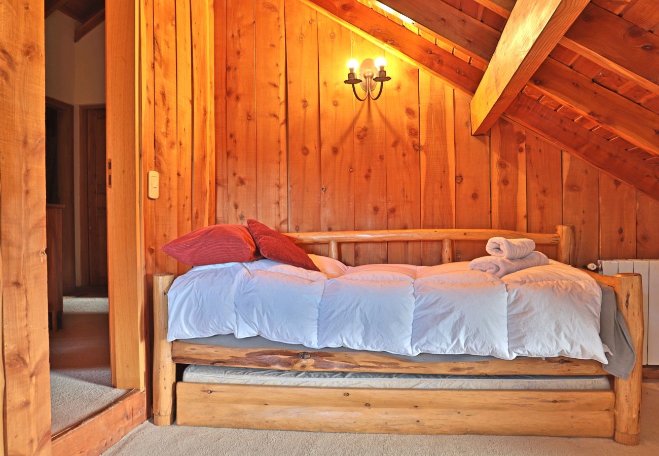 Apartment in San Carlos de Bariloche - CATE05- Gran departamento con 4 dormitorios y capacidad para 10 personas