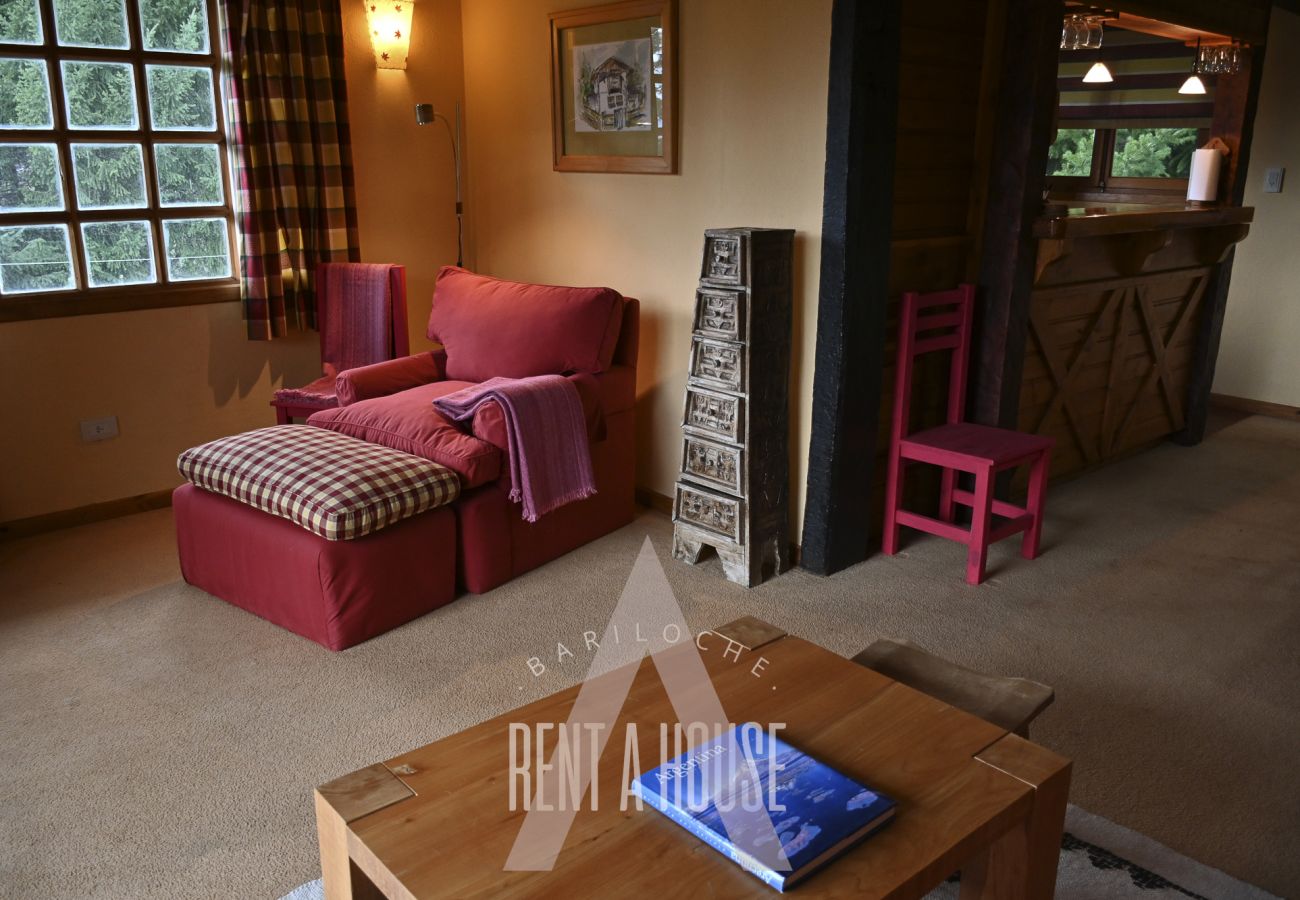 House in San Carlos de Bariloche - CATE06 2-story house with views of Cerro Catedral and Lake Nahuel Huapi.
