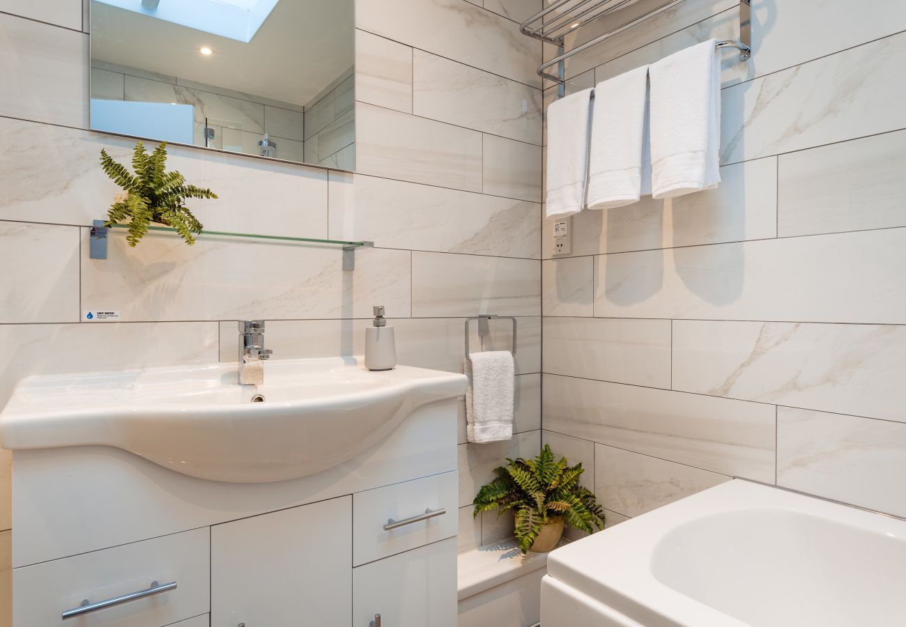 Apartment in Paignton - Quayside View – Stylish Harbourfront Apartment in Paignton, Devon