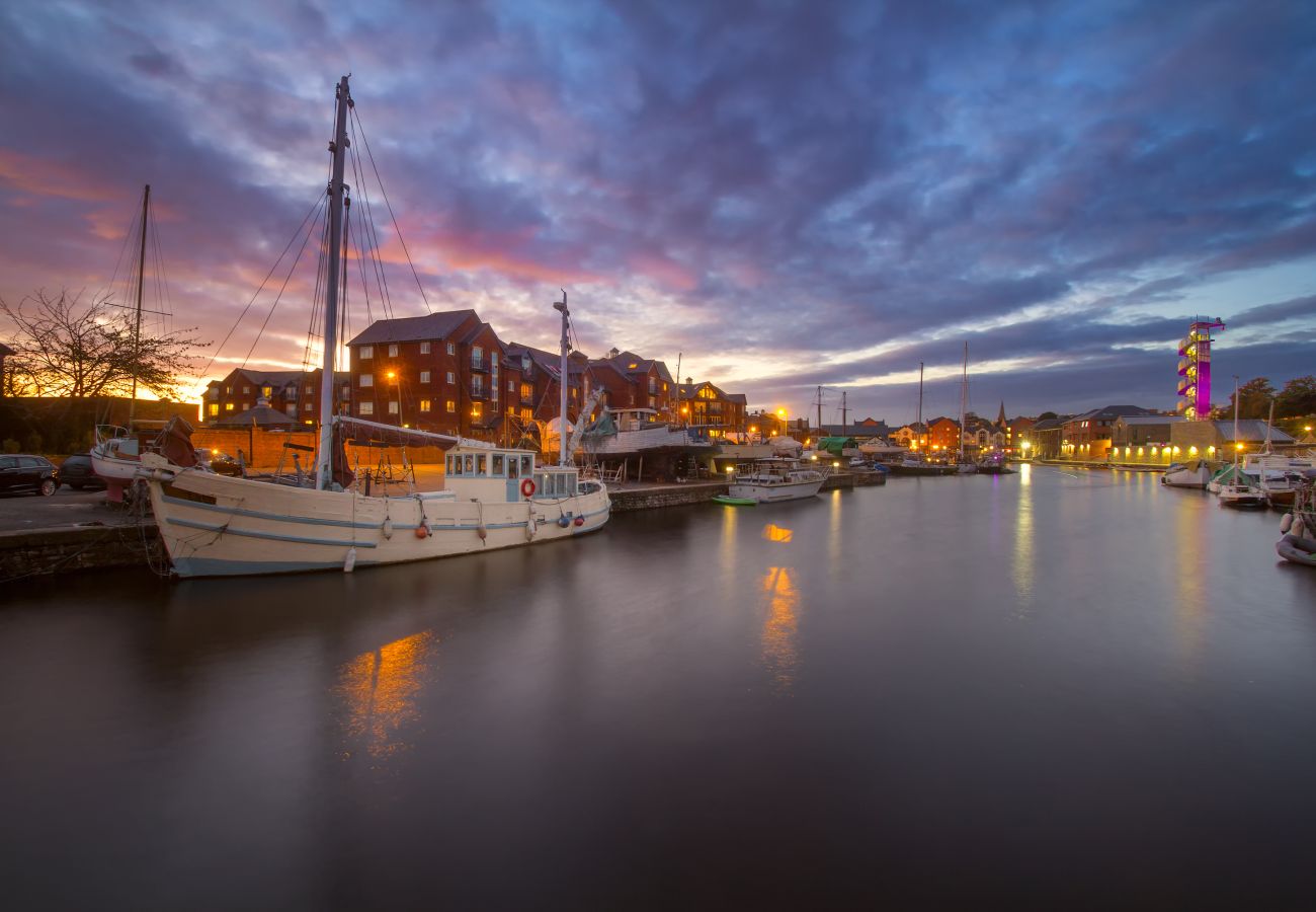 Exeter Quay at night