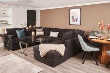 Apartment in Torquay - The Moorings - On Harbour with hot tub