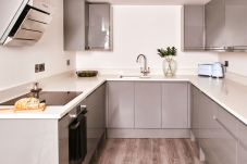 Apartment in Torquay - The Moorings - On Harbour with hot tub