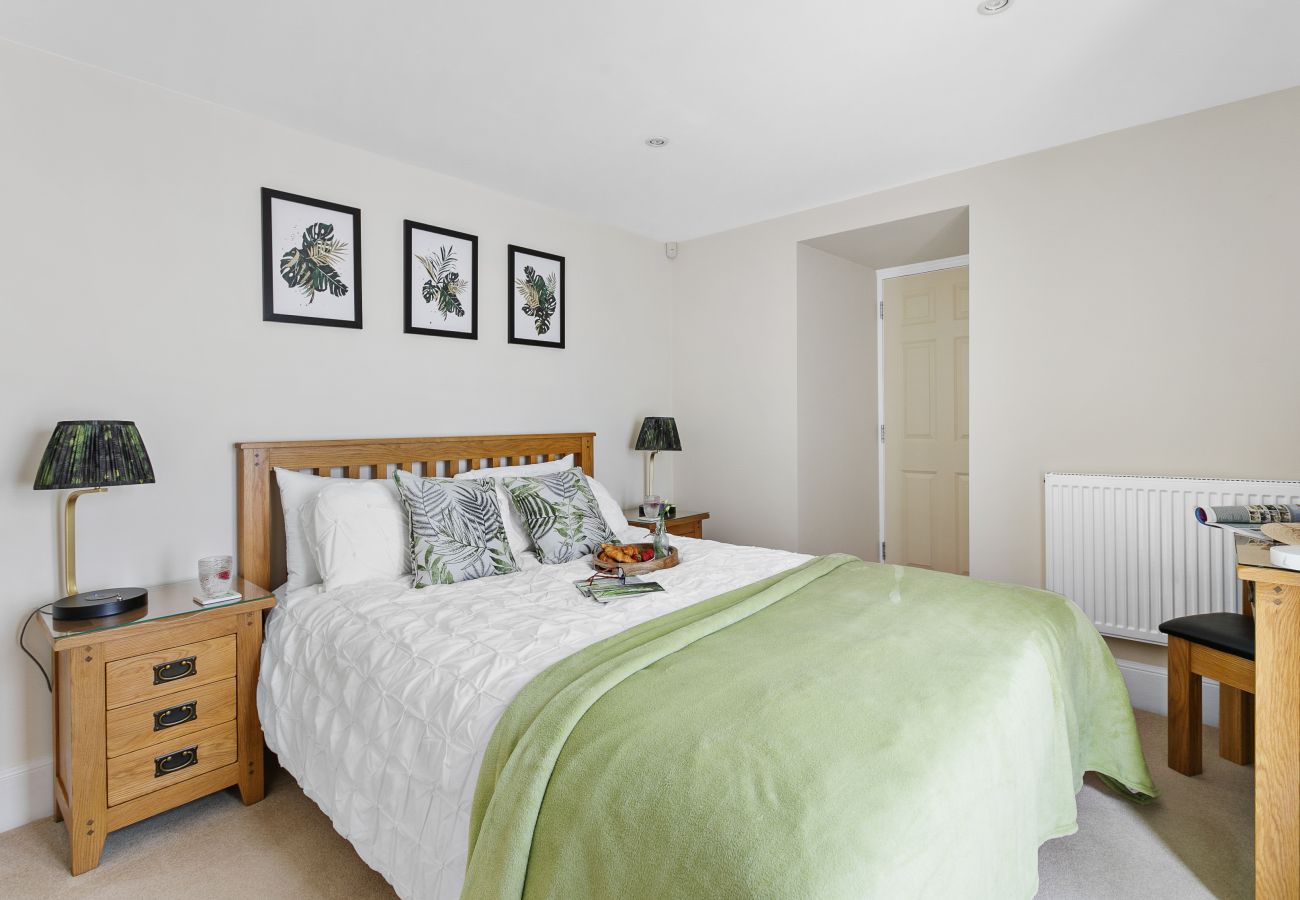 Fresh Escapes - Sovereign House - 2 Bed Apartment - Torquay Fresh Escapes - Sovereign House - 2 Bed Apartment - Torquay
